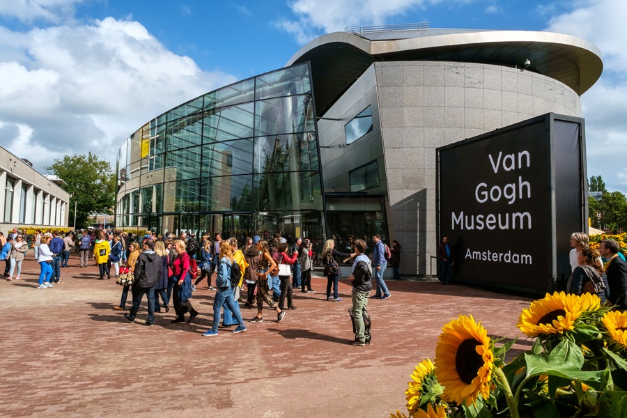 Rebrandt's dog Kwast narrates for kids who tour his residence in Amsterdam